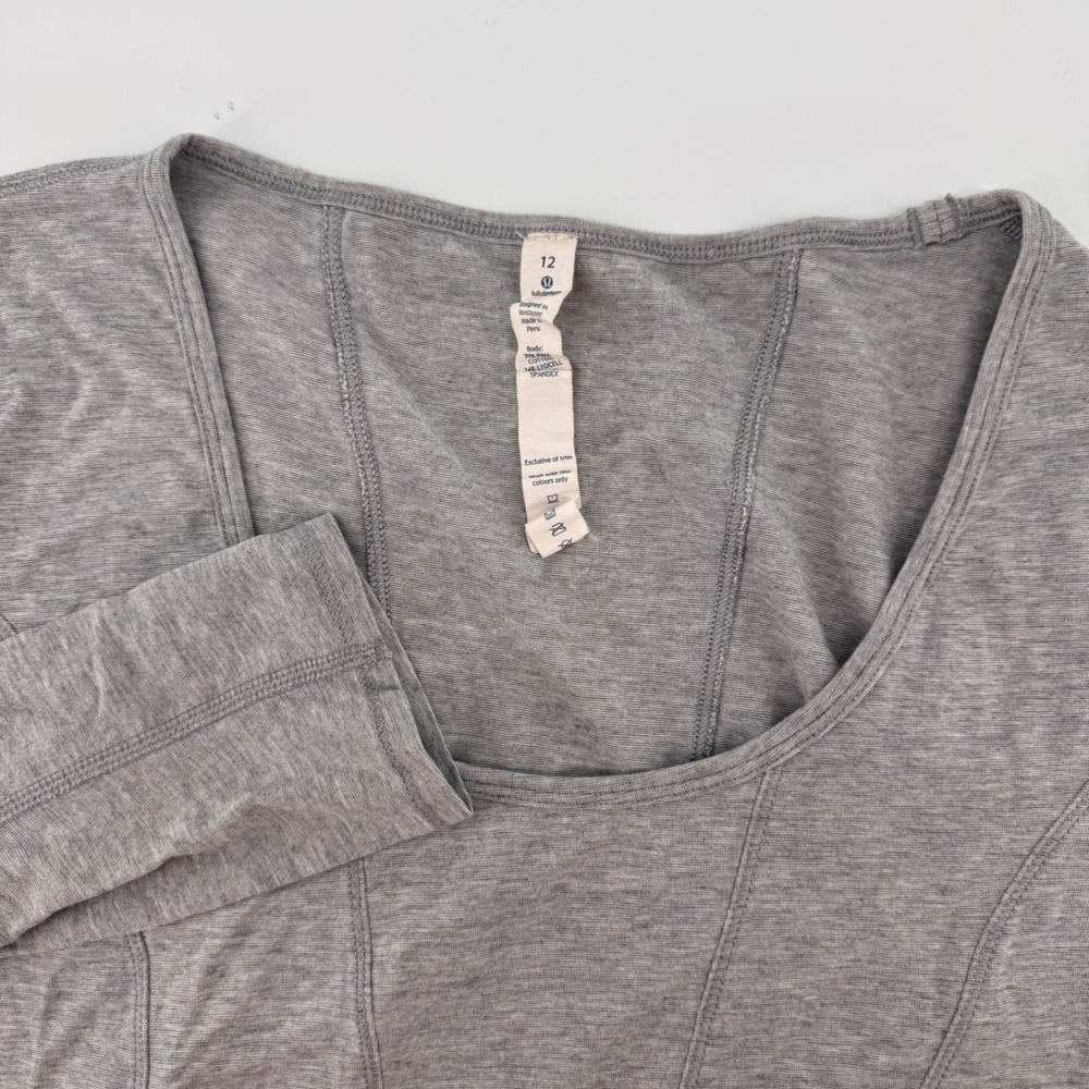Lululemon Athletic Top Women 12 Grey Long Sleeve Scoop Neck Curved Seams Seacell